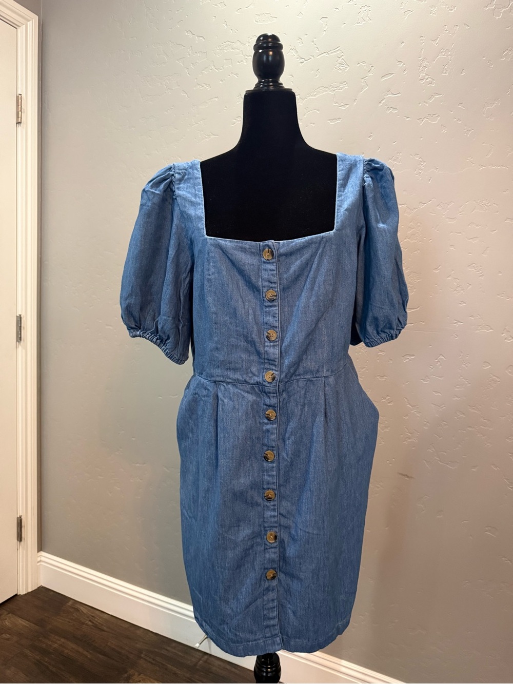 Old Navy Light Blue Puff Sleeve Button-Front Mini Dress